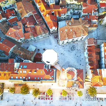 Gaius Aurelius Valerius In Centre Lägenhetshotell Split